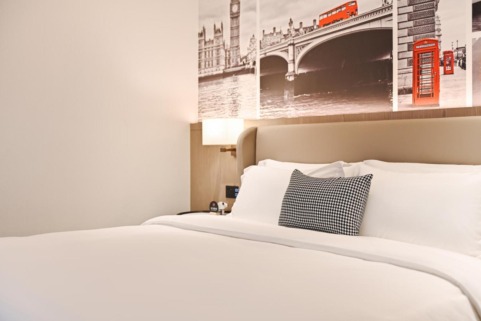 Livetour Hotel Luogang Science City Canton Esterno foto